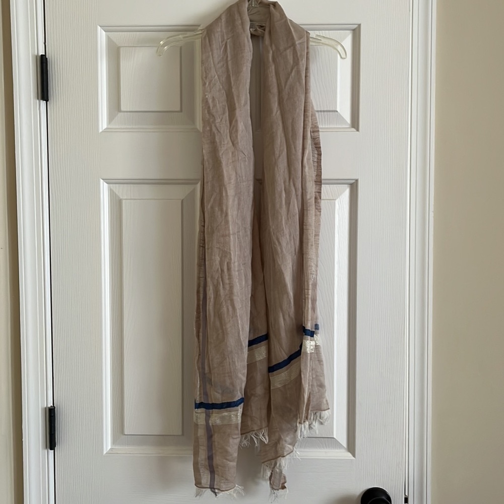 Bloom and Give Autumn Scarf in Eva - Picture 7 of 10